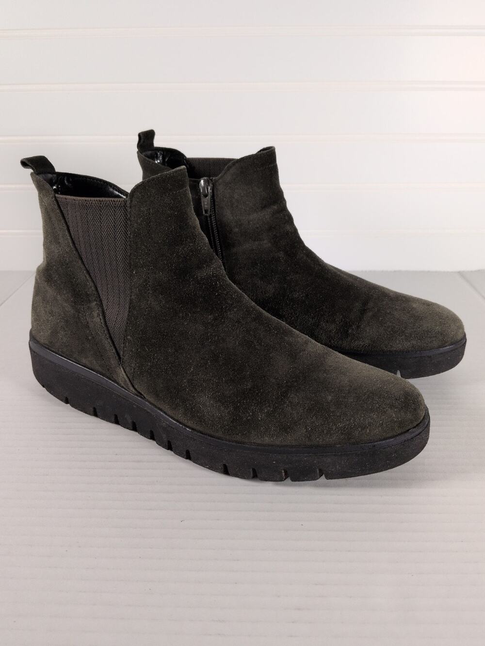 Gabor Dublin Chelsea Ankle Boots Womens 7 UK 9.5 US Olive Green Suede Side Zip